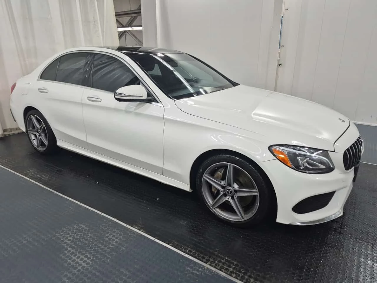 Mercedes-Benz C 300 AMG-Line * Без инциденти * CARFAX *  - изображение 2