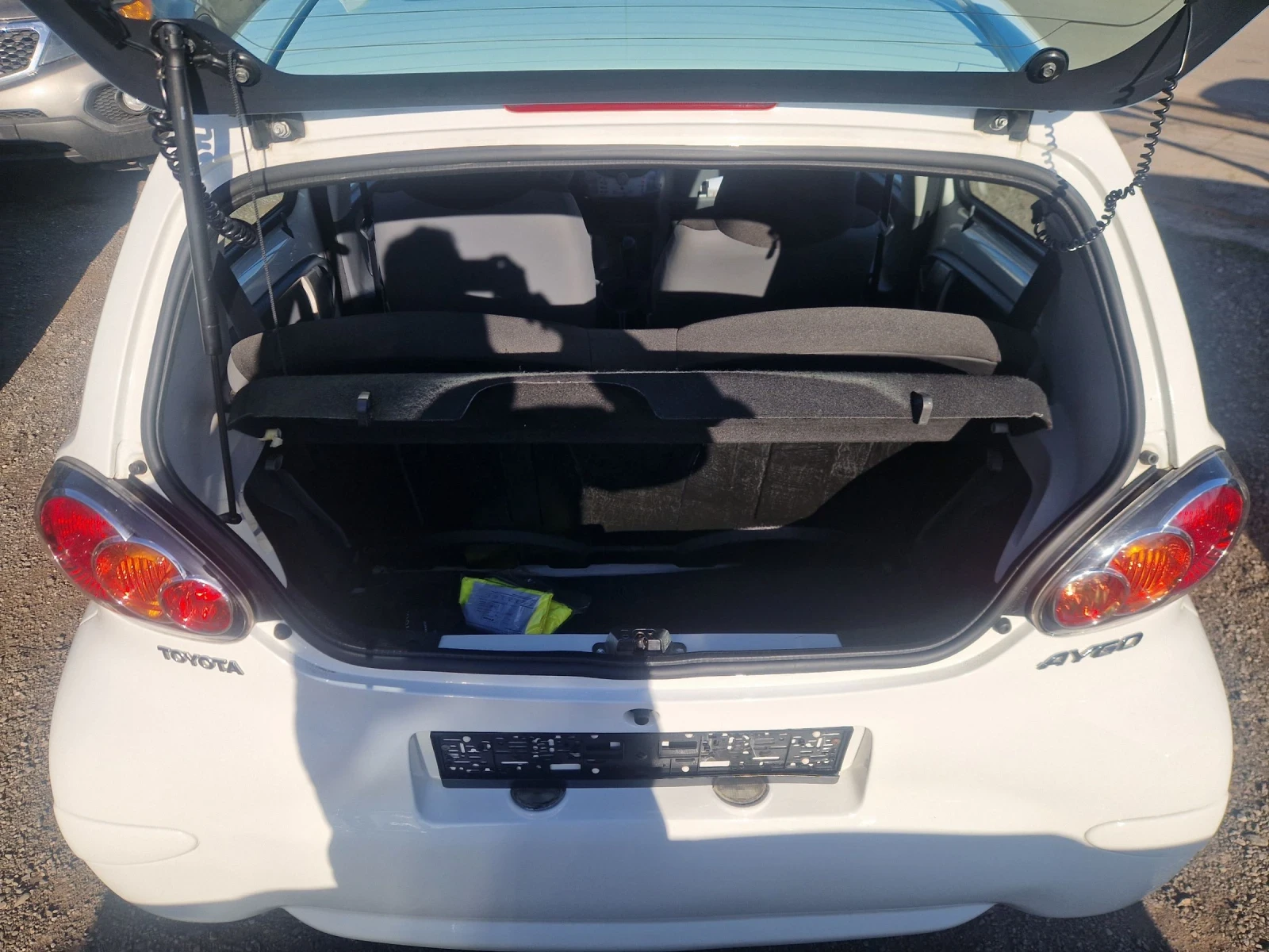 Toyota Aygo 1.0 i 12v 68HP.NAVI ITALIA, снимка 15 - Автомобили и джипове - 53783256