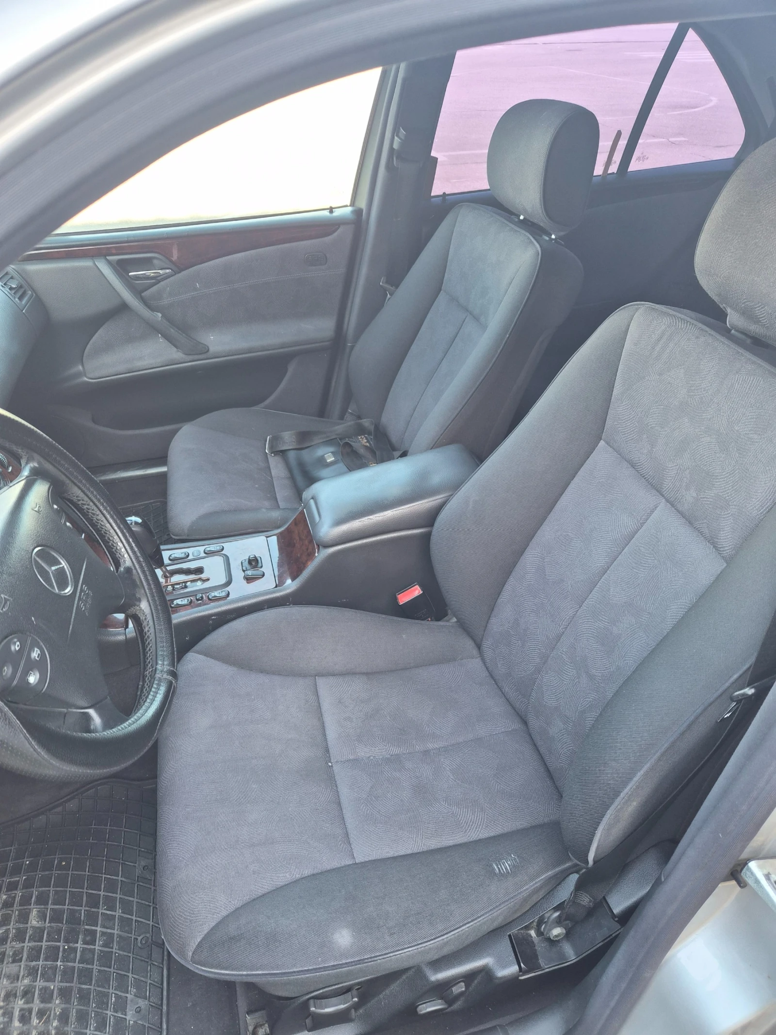 Mercedes-Benz E 270 * 177 к.с. * Автоматик * Перфектен * , снимка 10 - Автомобили и джипове - 53859200