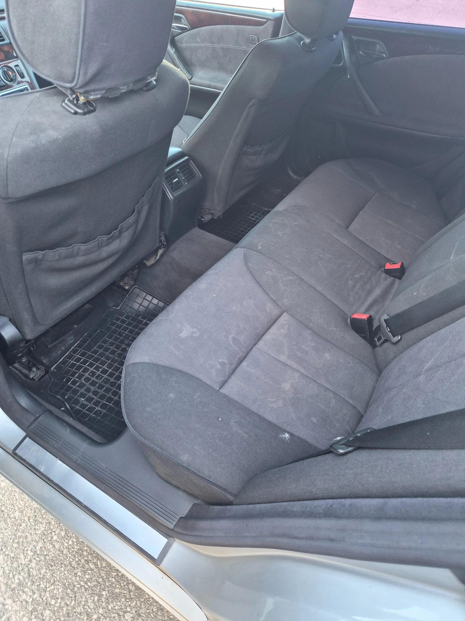 Mercedes-Benz E 270 * 177 к.с. * Автоматик * Перфектен * , снимка 13 - Автомобили и джипове - 53859200