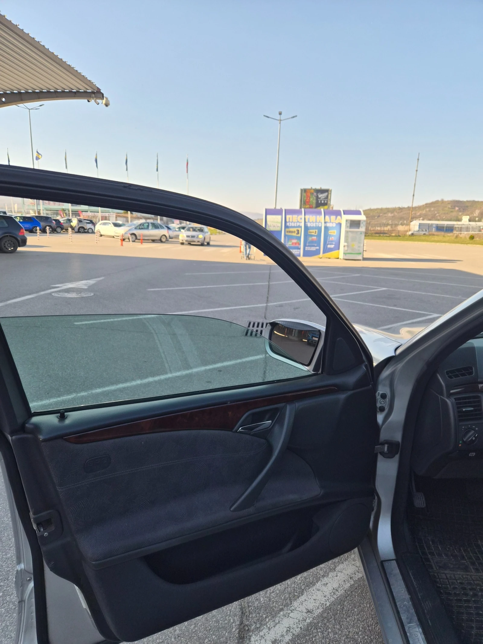 Mercedes-Benz E 270 * 177 к.с. * Автоматик * Перфектен * , снимка 8 - Автомобили и джипове - 53859200