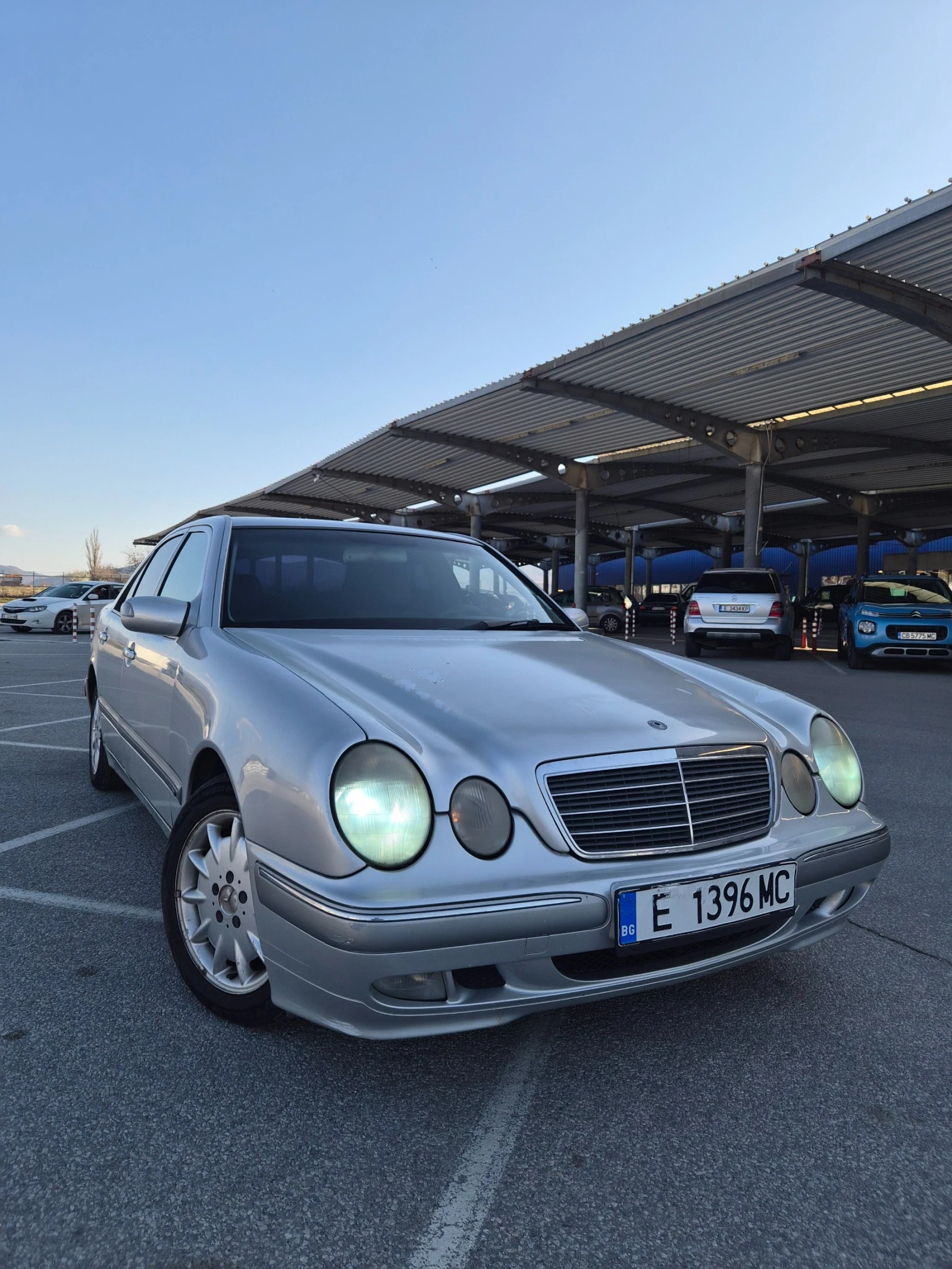 Mercedes-Benz E 270 * 177 к.с. * Автоматик * Перфектен * , снимка 3 - Автомобили и джипове - 53859200