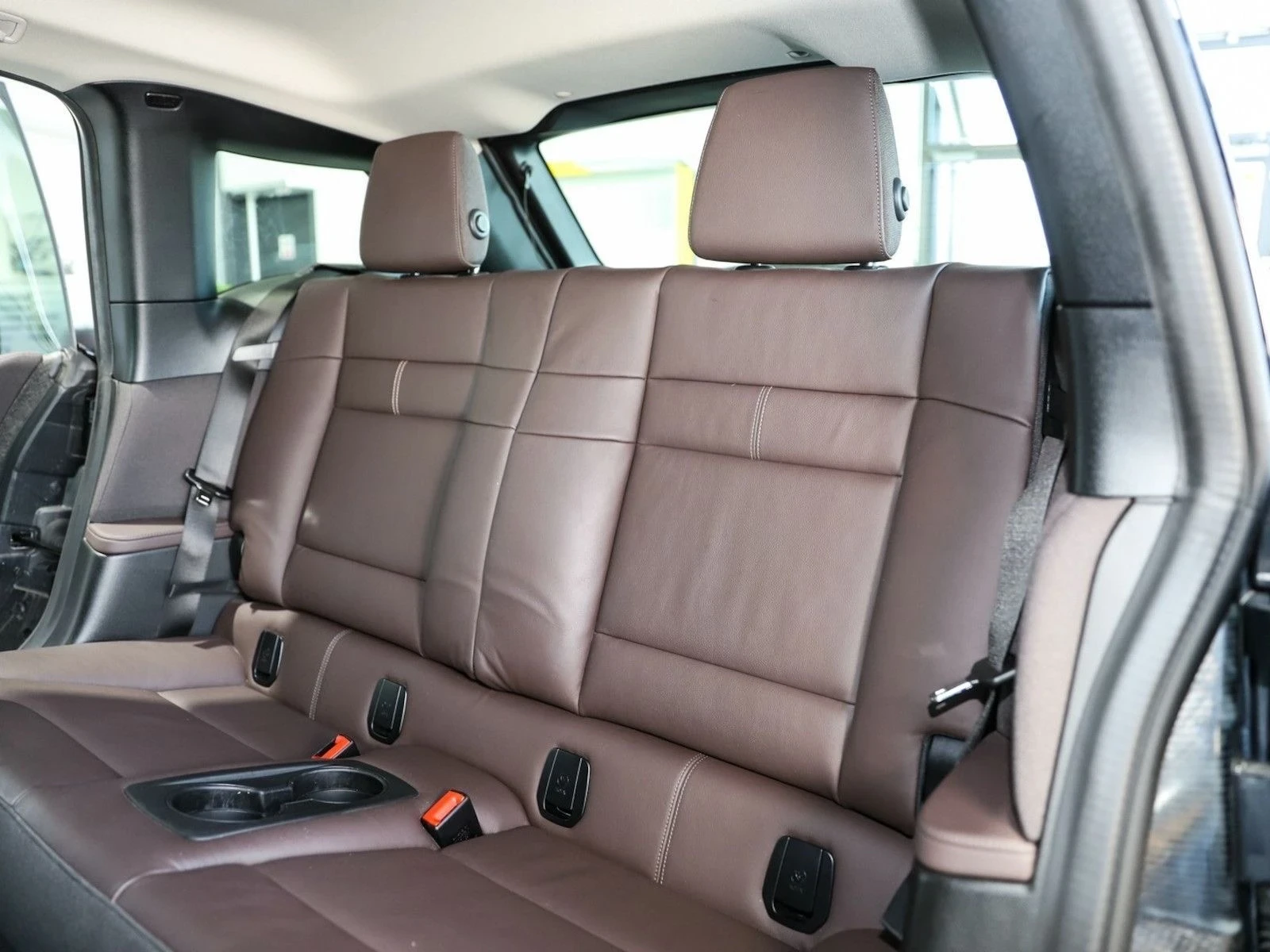 BMW i3 S* УНИКАТ* 43kw* FULL* KOЖА* ШИБЕДАХ* HARMAN KARON, снимка 11 - Автомобили и джипове - 54093403