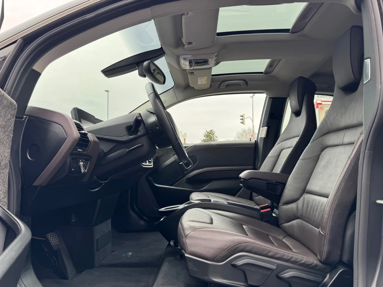 BMW i3 S* УНИКАТ* 43kw* FULL* KOЖА* ШИБЕДАХ* HARMAN KARON, снимка 2 - Автомобили и джипове - 54093403