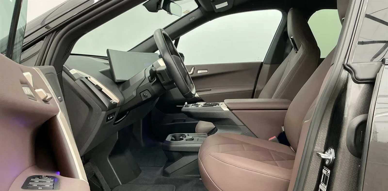 BMW iX xDRIVE-50/523HP/MSPORT/PRO/ACC/360/H&K/284z, снимка 8 - Автомобили и джипове - 54122607