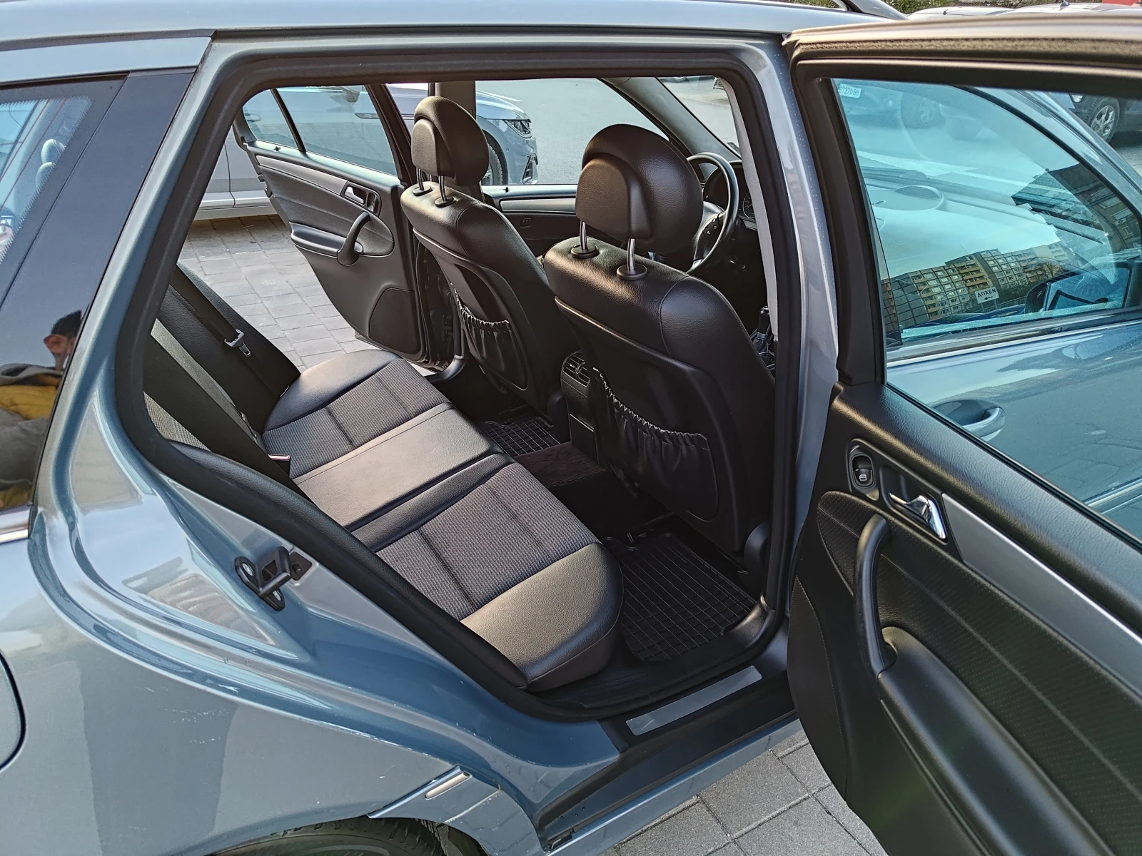 Mercedes-Benz C 200 C200 CDI Facelift (Гаражна), снимка 12 - Автомобили и джипове - 54297046