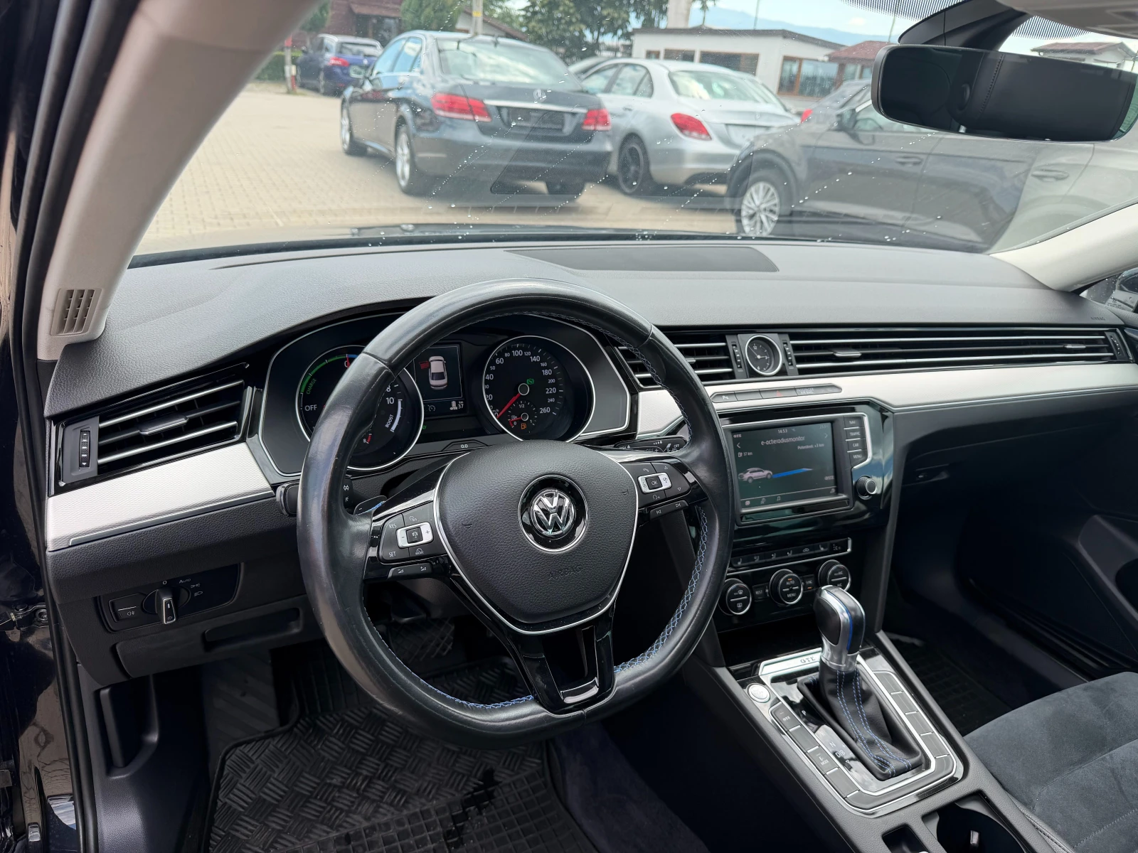 VW Passat 1.4TGE PLUG IN HYBRID AVTOMAT/NAVI/PANORAMA, снимка 14 - Автомобили и джипове - 55447999
