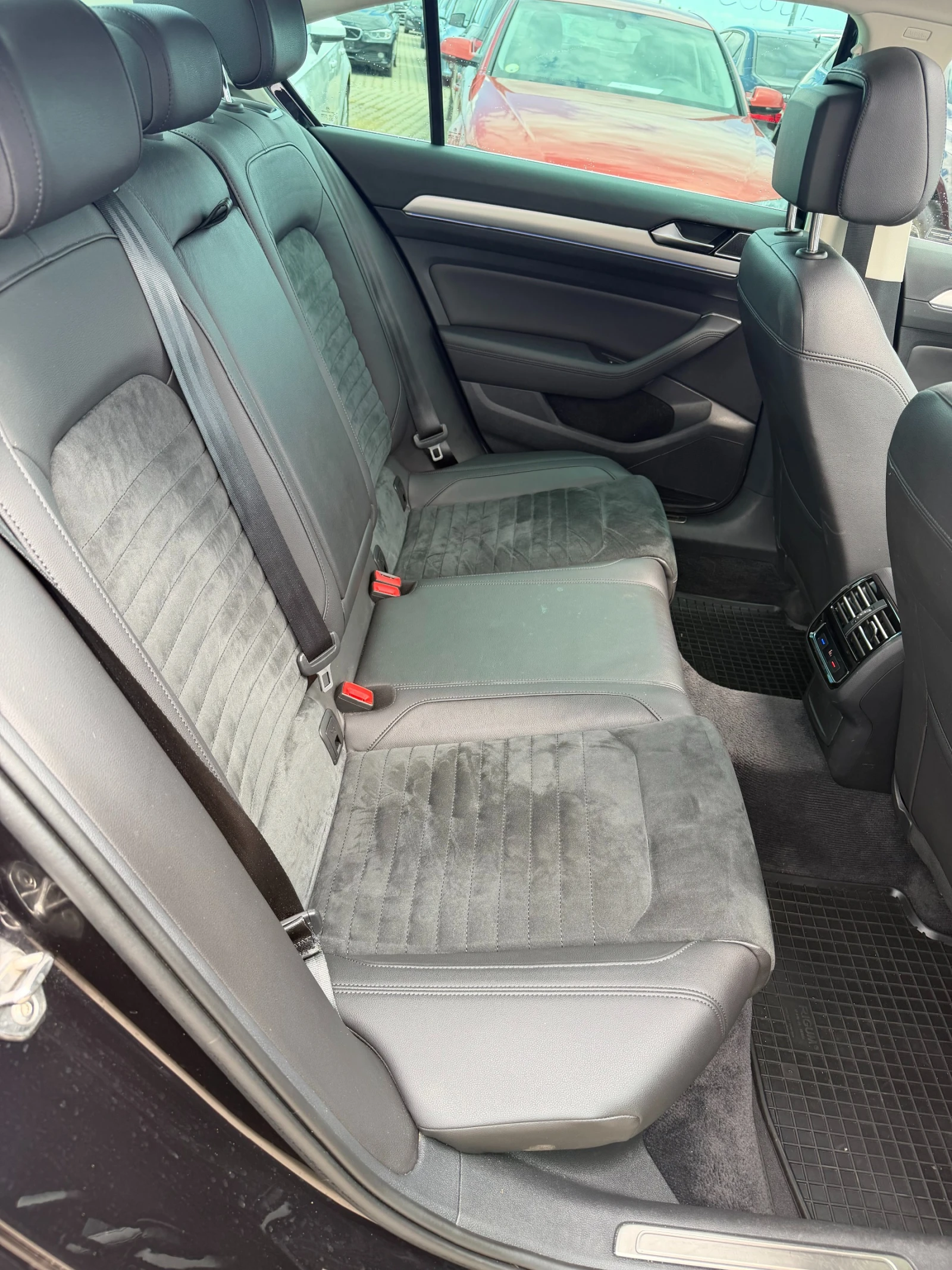 VW Passat 1.4TGE PLUG IN HYBRID AVTOMAT/NAVI/PANORAMA, снимка 10 - Автомобили и джипове - 55447999