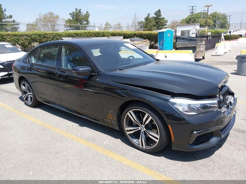 BMW 740 M PACK* HEADUP* HARMAN KARDON* ВАКУМ* ADAPTIVE LED
