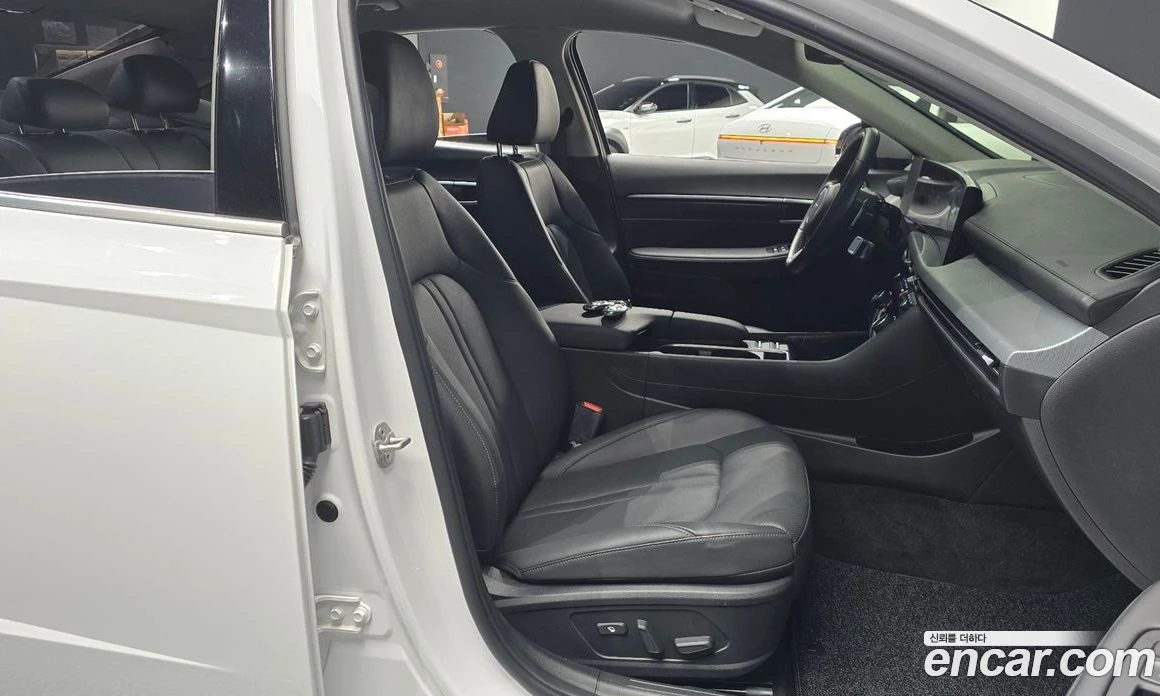 Hyundai Sonata 1.6 Turbo Exclusive, снимка 16 - Автомобили и джипове - 56155498