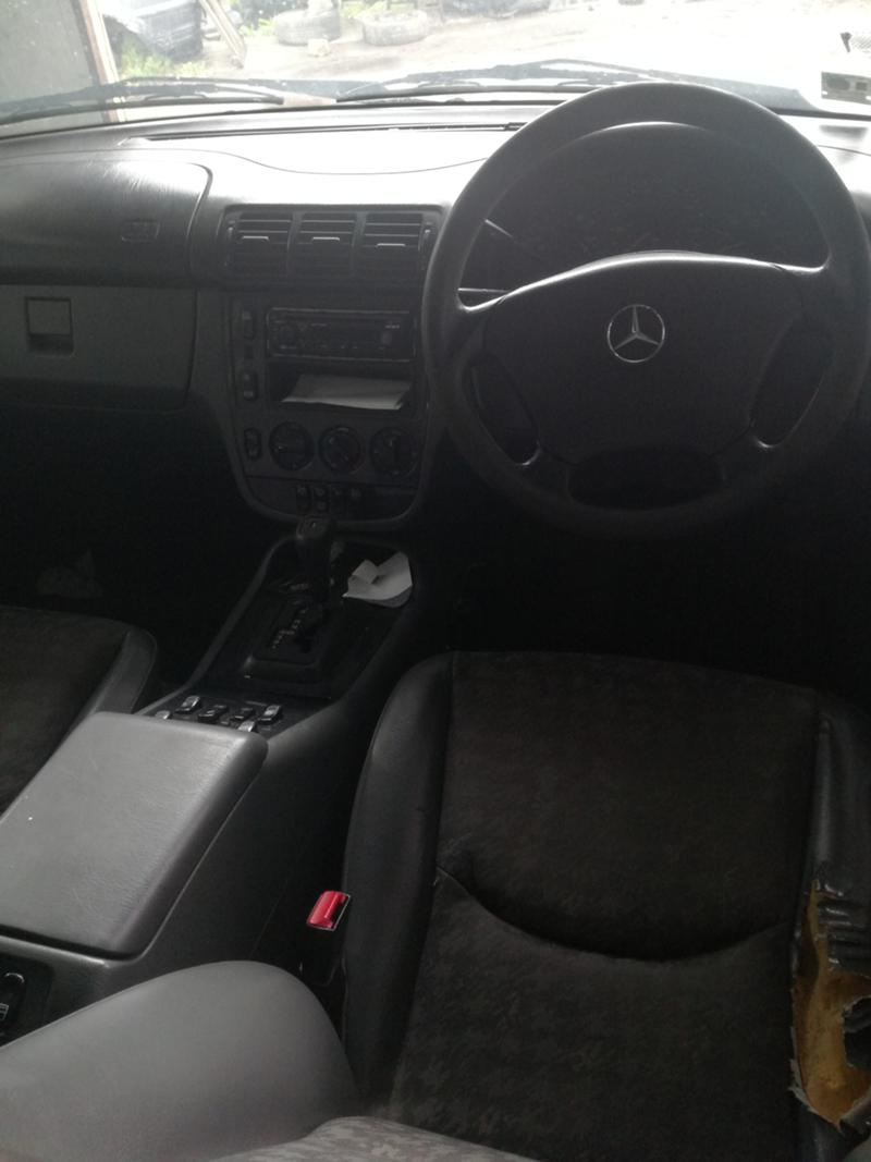 Mercedes-Benz ML 320, снимка 2 - Автомобили и джипове - 45745349