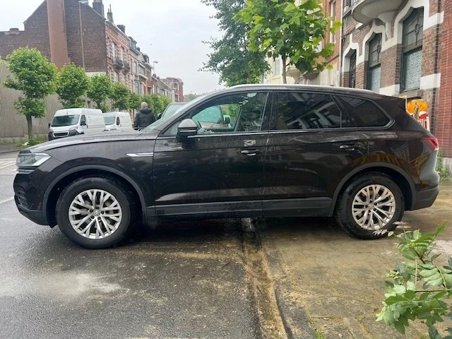 VW Touareg 4Motion , снимка 5 - Автомобили и джипове - 47559779