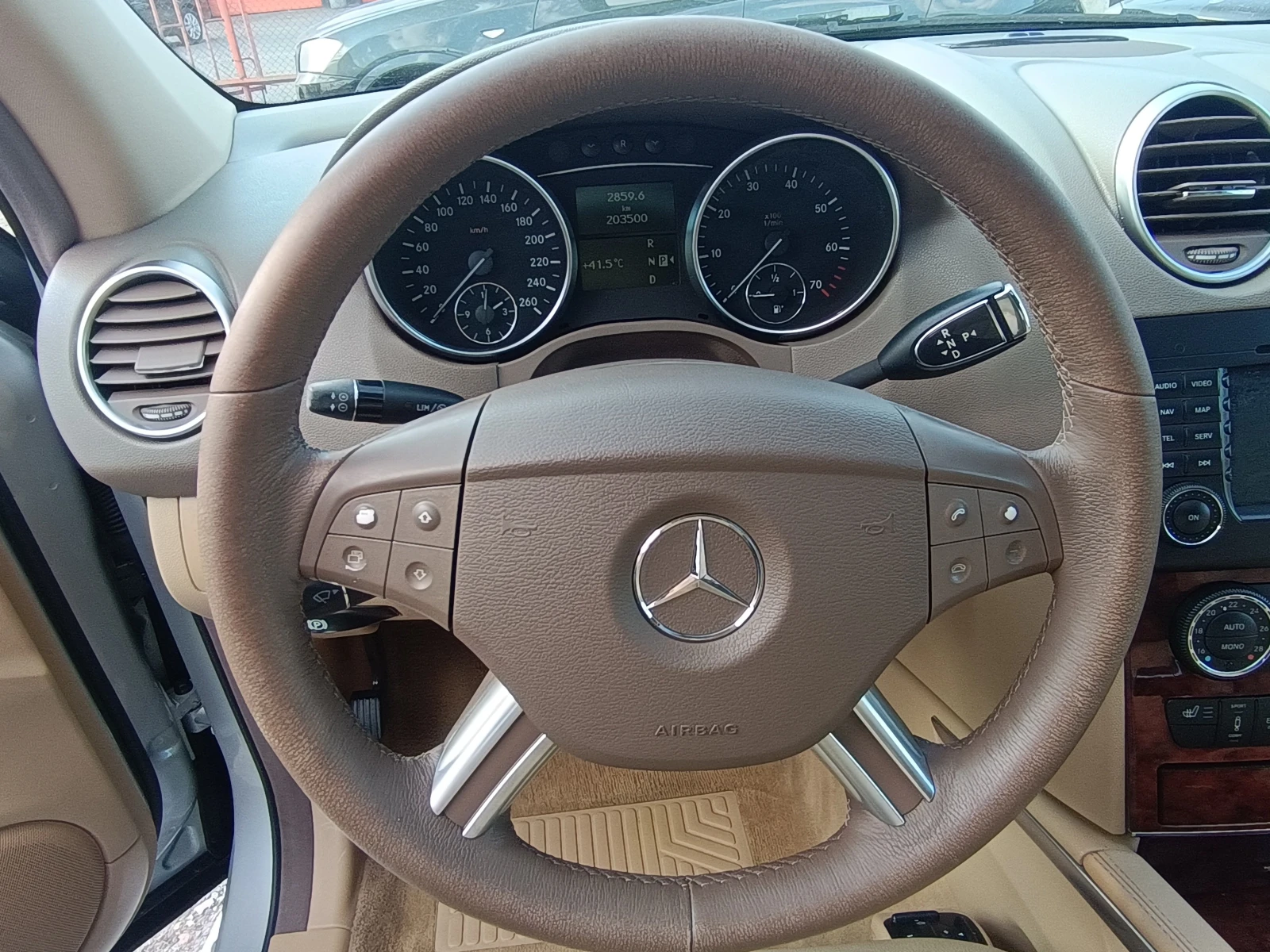 Mercedes-Benz ML 500 306к.с- 203хил.км!! 4-MATIC !ШВЕЙЦАРИЯ  !!! НОВ !! - изображение 6