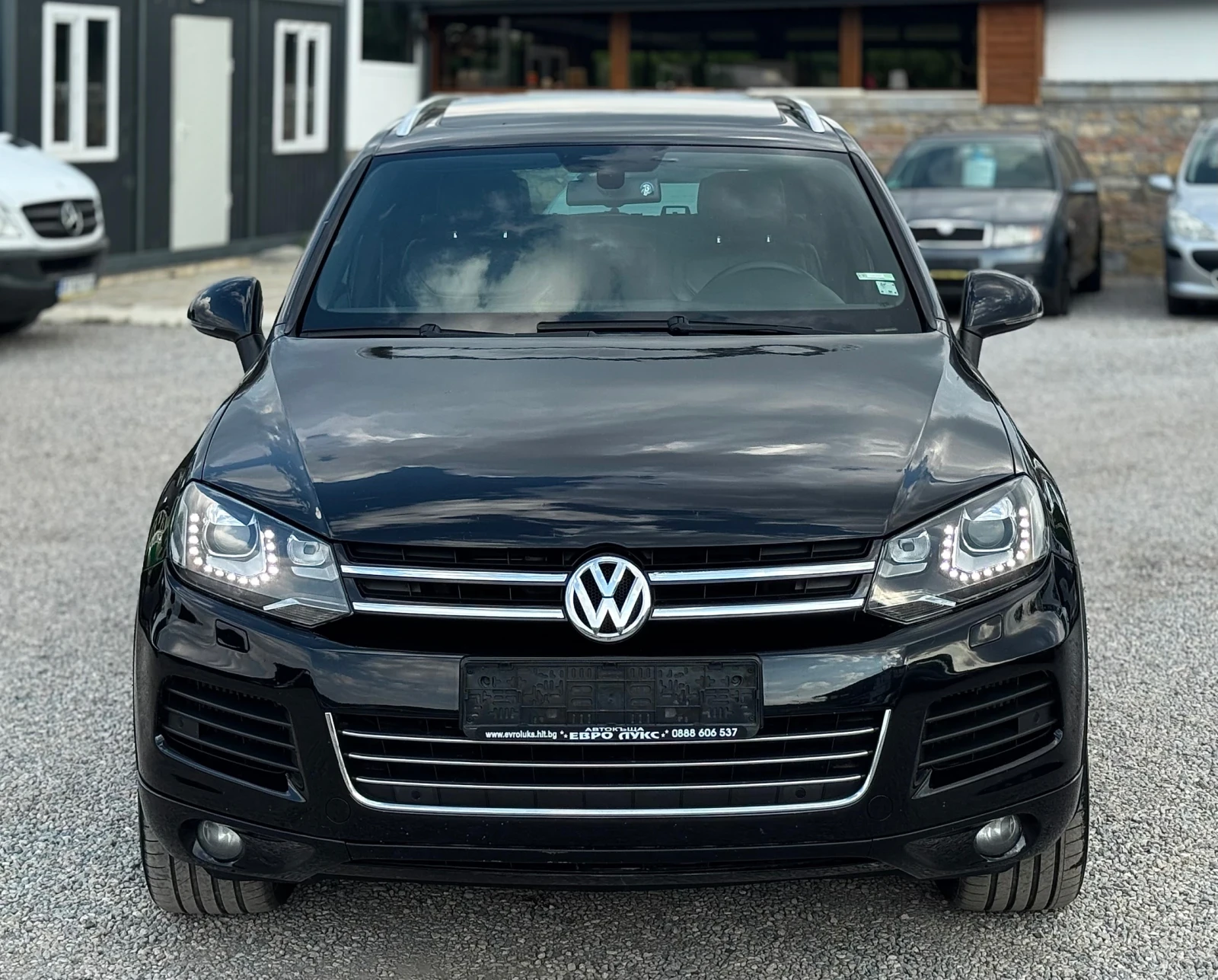 VW Touareg 4.2TDI 340кс KEYLESS-GO ПАНОРАМА ПОДГРЕВ ЛЕД-ФАР - изображение 2