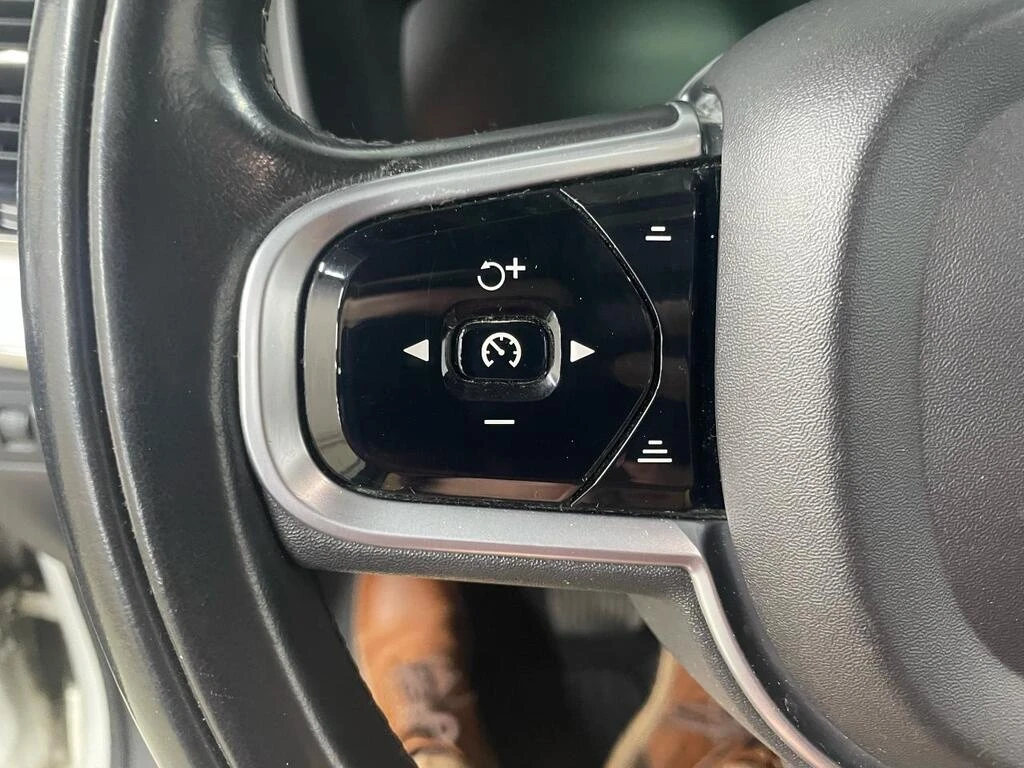 Volvo Xc90 * T6 Momentum * CARFAX * БЕЗ ПЪРВОНАЧАЛНА ВНОСКА - изображение 9