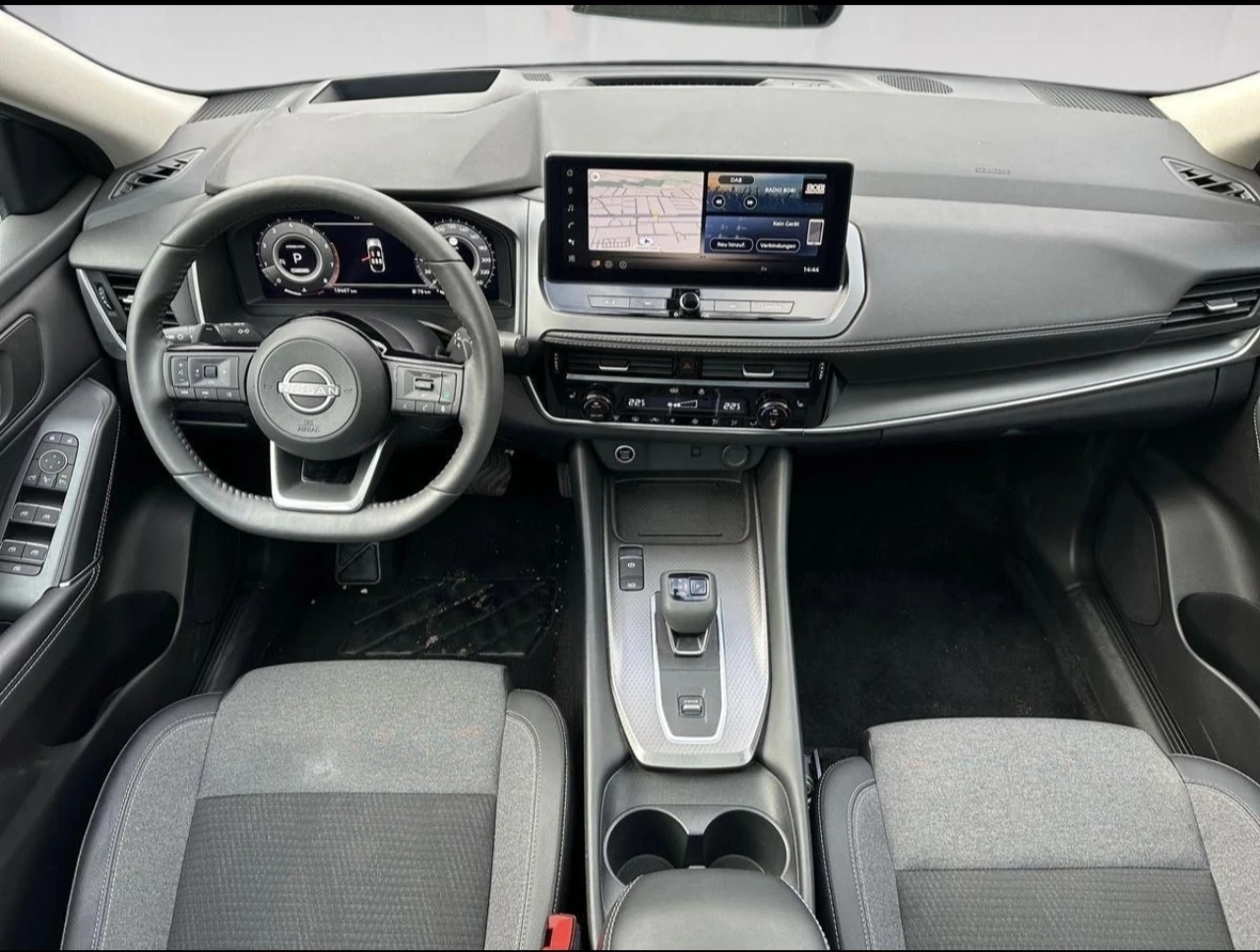 Nissan Qashqai N connecta Pano Haed Up 360, снимка 8 - Автомобили и джипове - 54031854