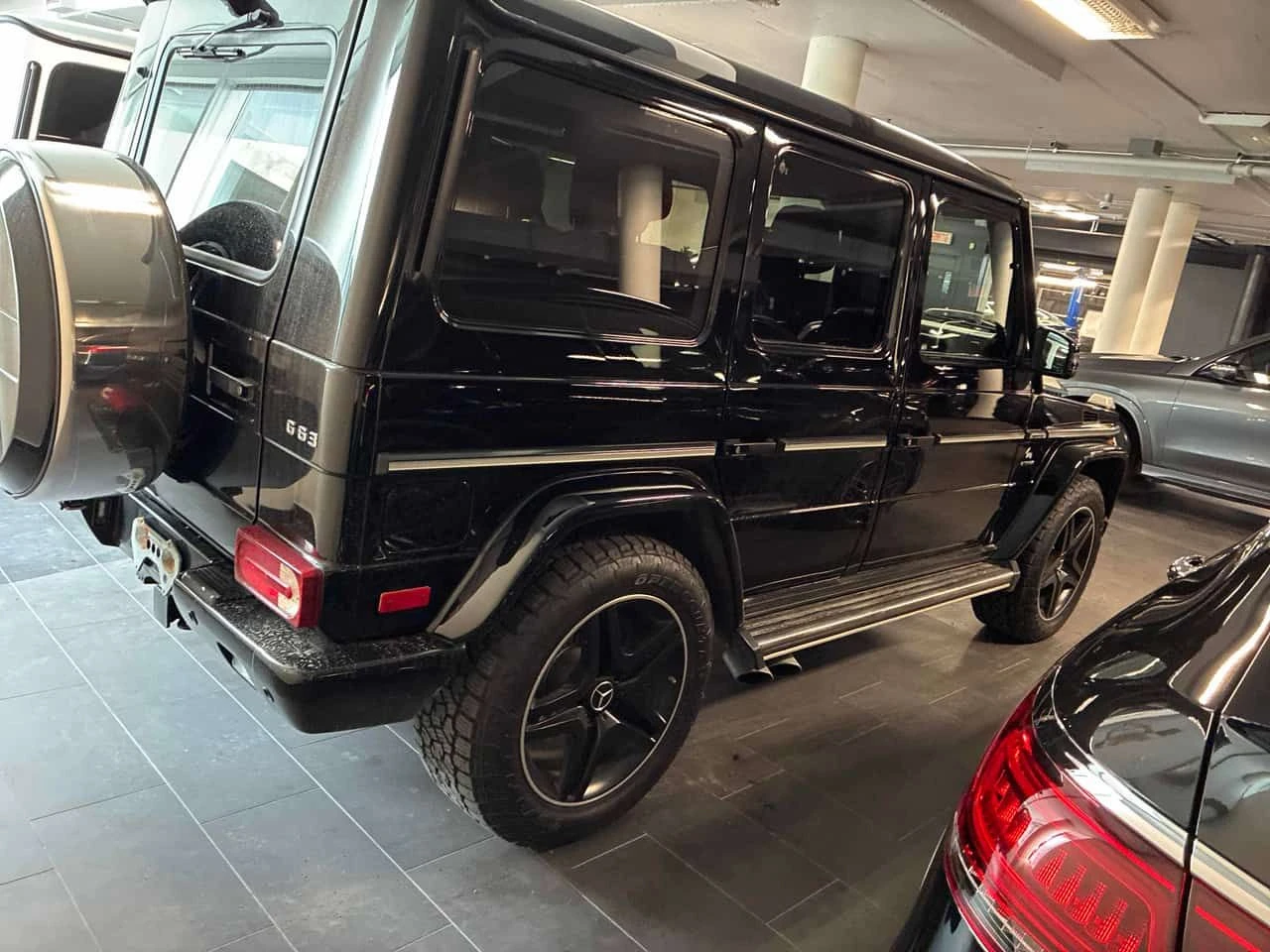 Mercedes-Benz G 63 AMG * ГЛАВНО ПРЕДСТАВИТЕЛСТВО* , снимка 3 - Автомобили и джипове - 54609849