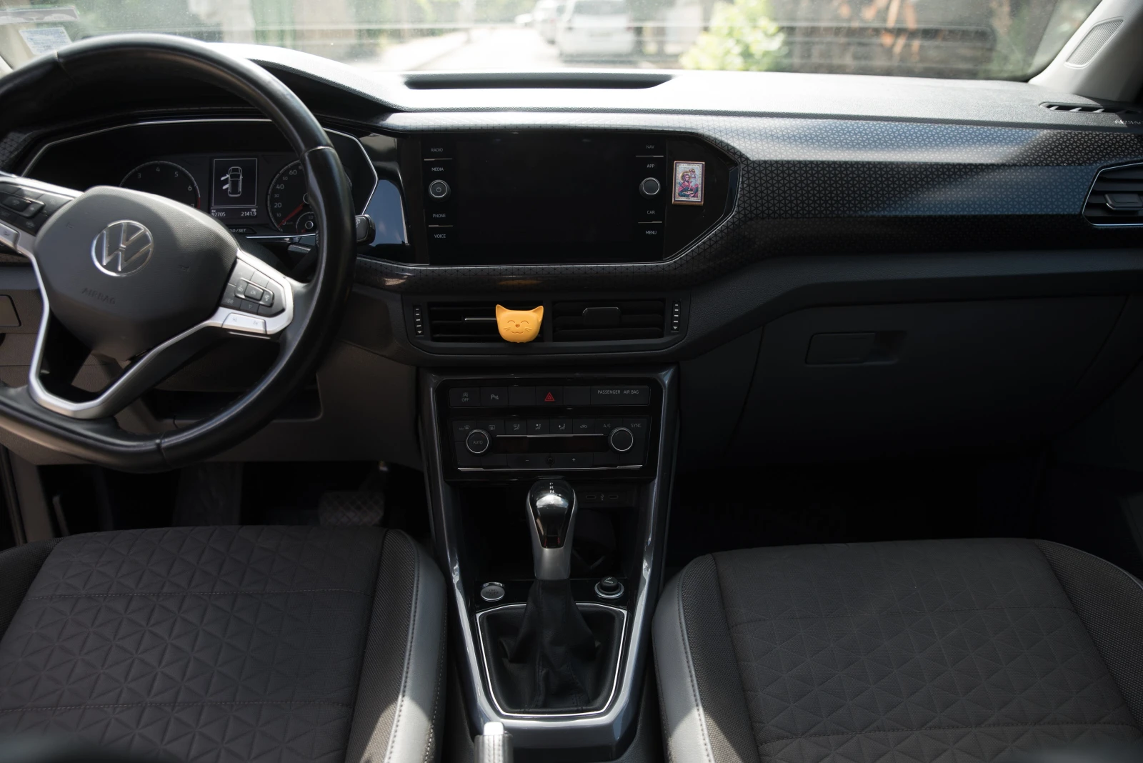 VW T-Cross, снимка 6 - Автомобили и джипове - 55837023