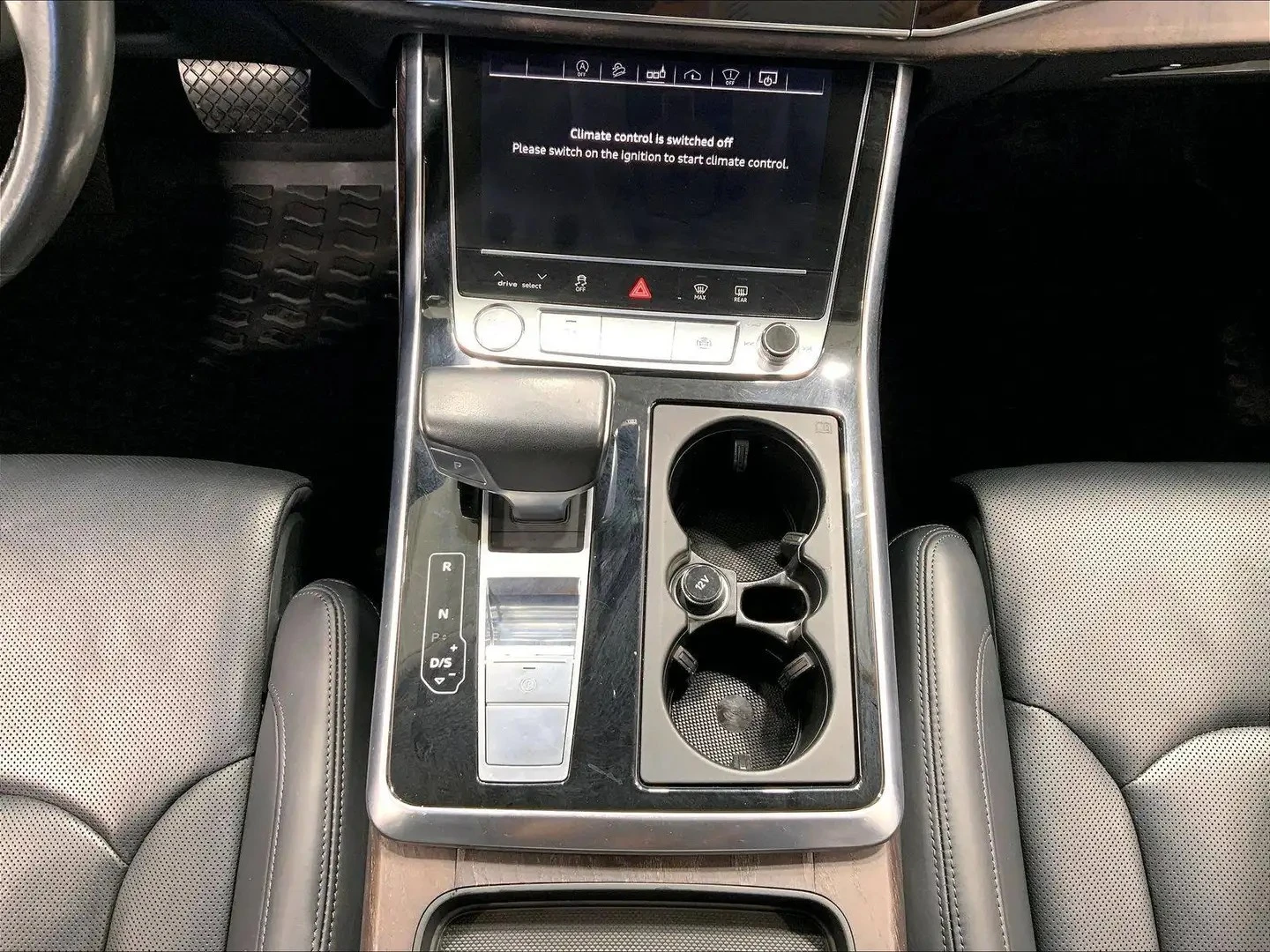Audi Q8 55 TFSI Technik | LUXURY PKG, снимка 16 - Автомобили и джипове - 56071946