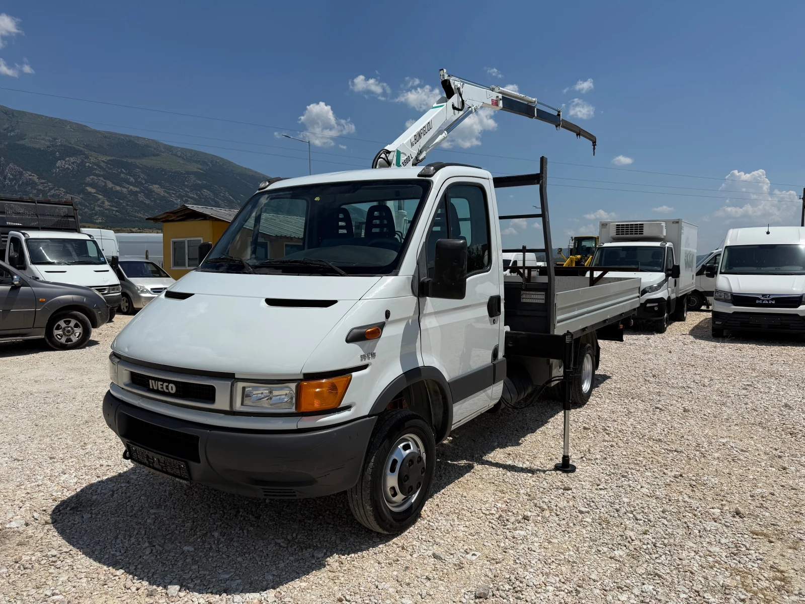 Iveco Daily 35C13 КЛИМАТИК БОРДОВИ С КРАН 