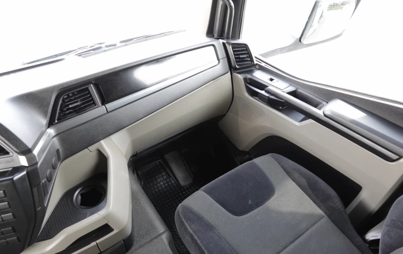 Man Tgs 41.470* 8X6* MANUAL* MEILLER KIPPER* WEBASTO, снимка 12 - Камиони - 53528067