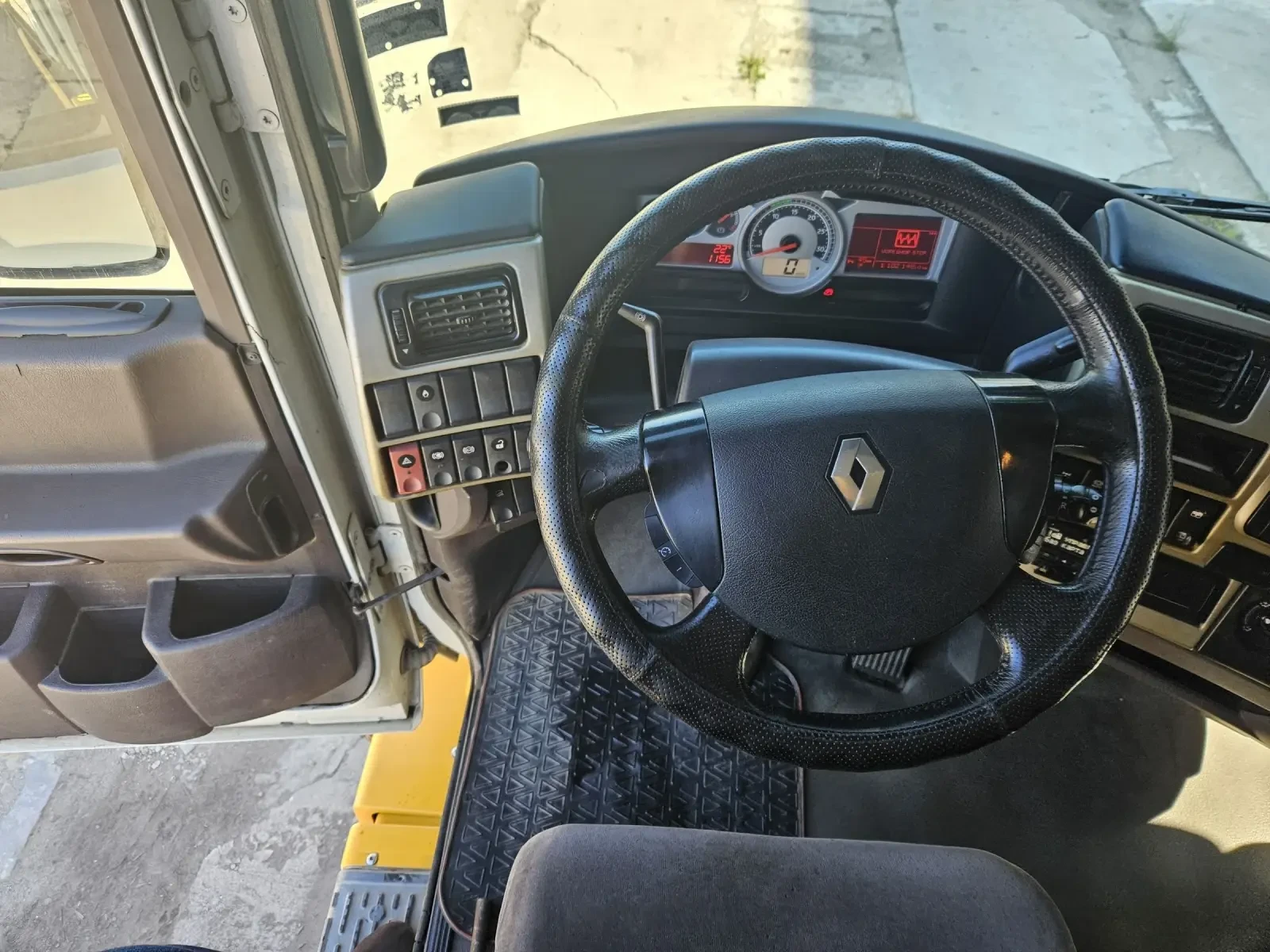 Renault Magnum 460DXI - изображение 9