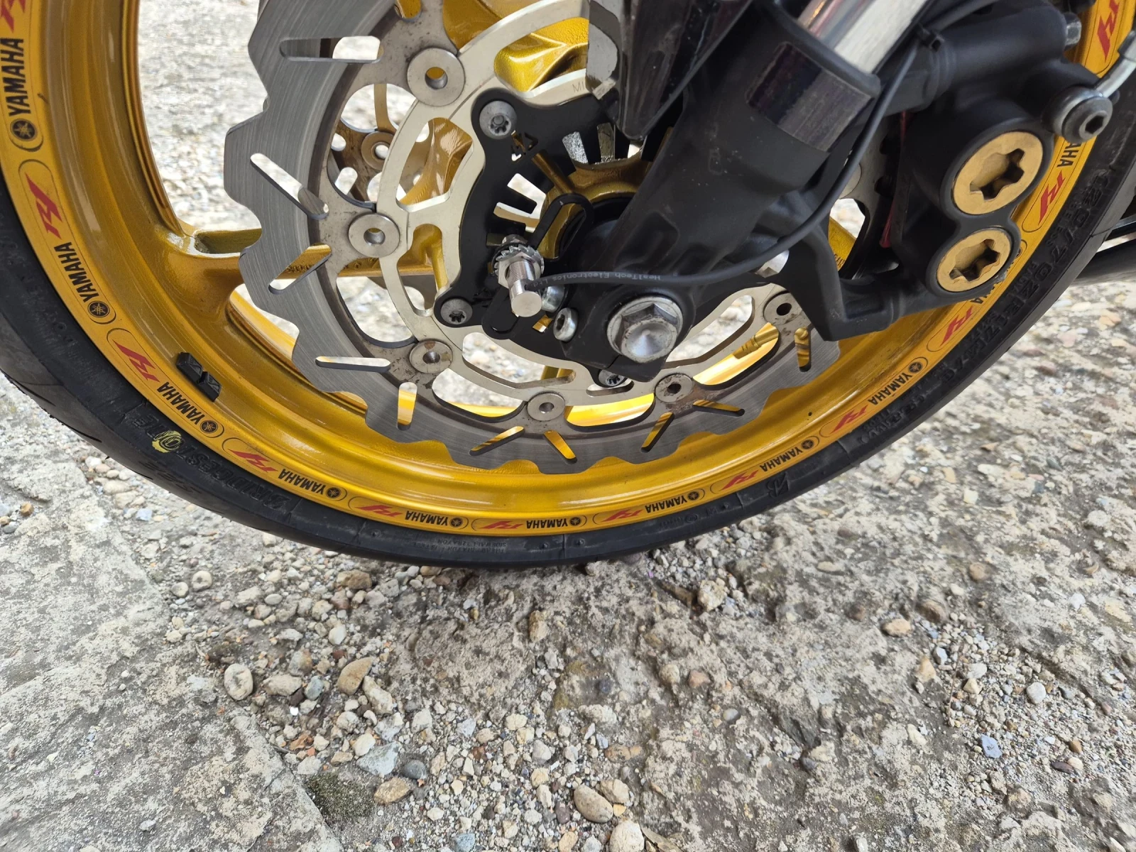 Yamaha YZF-R1  - изображение 7