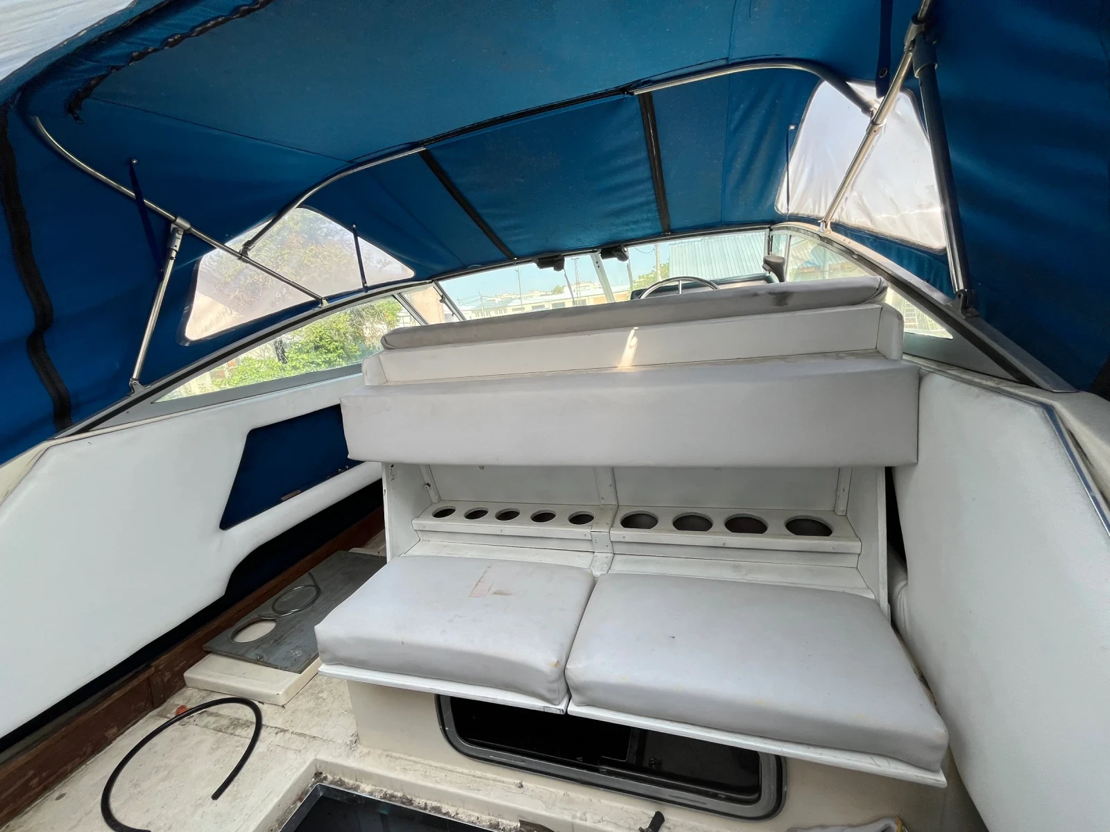 Моторна яхта Sea Ray SRV 245, снимка 12 - Воден транспорт - 55772780