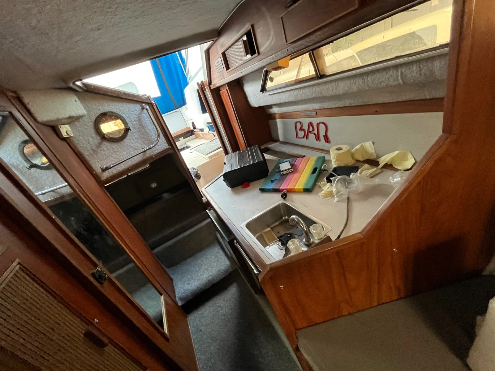 Моторна яхта Sea Ray SRV 245, снимка 6 - Воден транспорт - 55772780