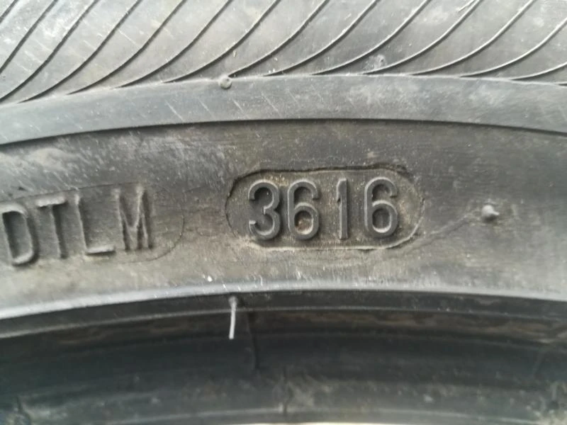 Гуми Зимни 215/50R17, снимка 6 - Гуми и джанти - 20430739