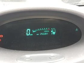 Toyota Yaris 1.0 vvt-i, снимка 8