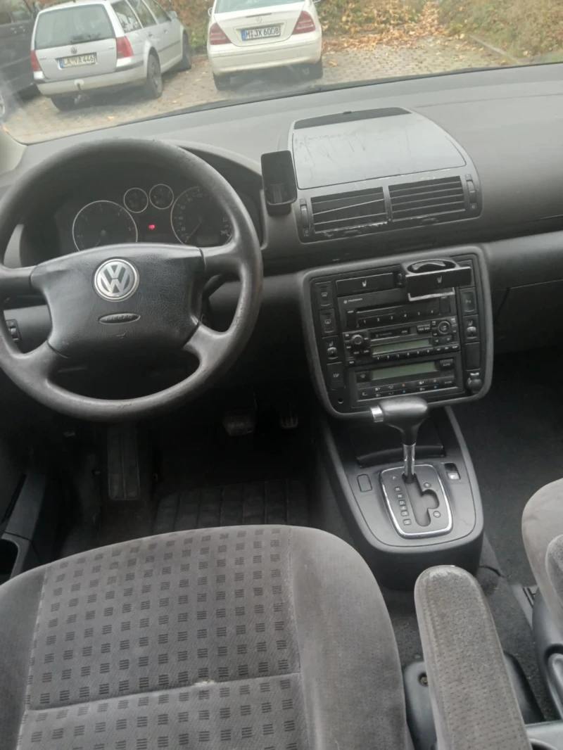 VW Sharan 1.9 131кс, снимка 13 - Автомобили и джипове - 48340025