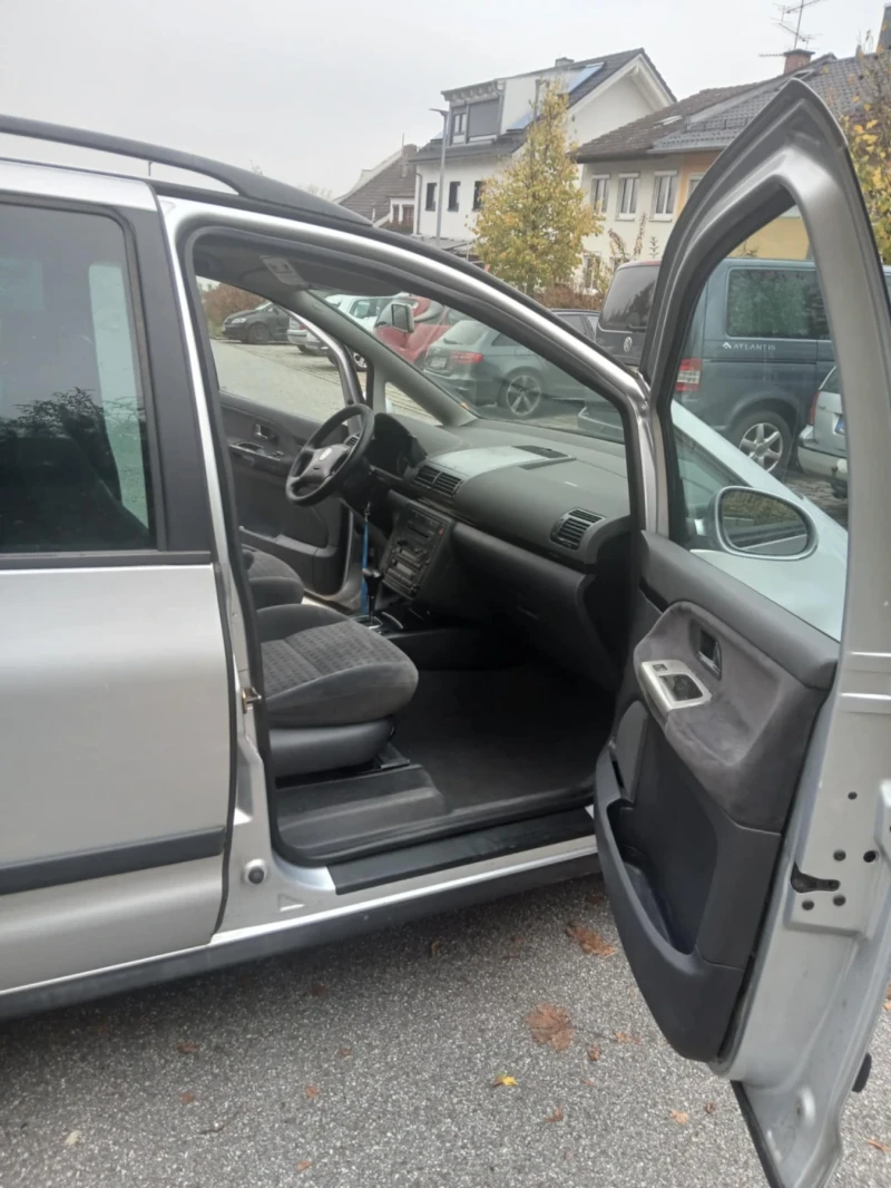 VW Sharan 1.9 131кс, снимка 8 - Автомобили и джипове - 48340025