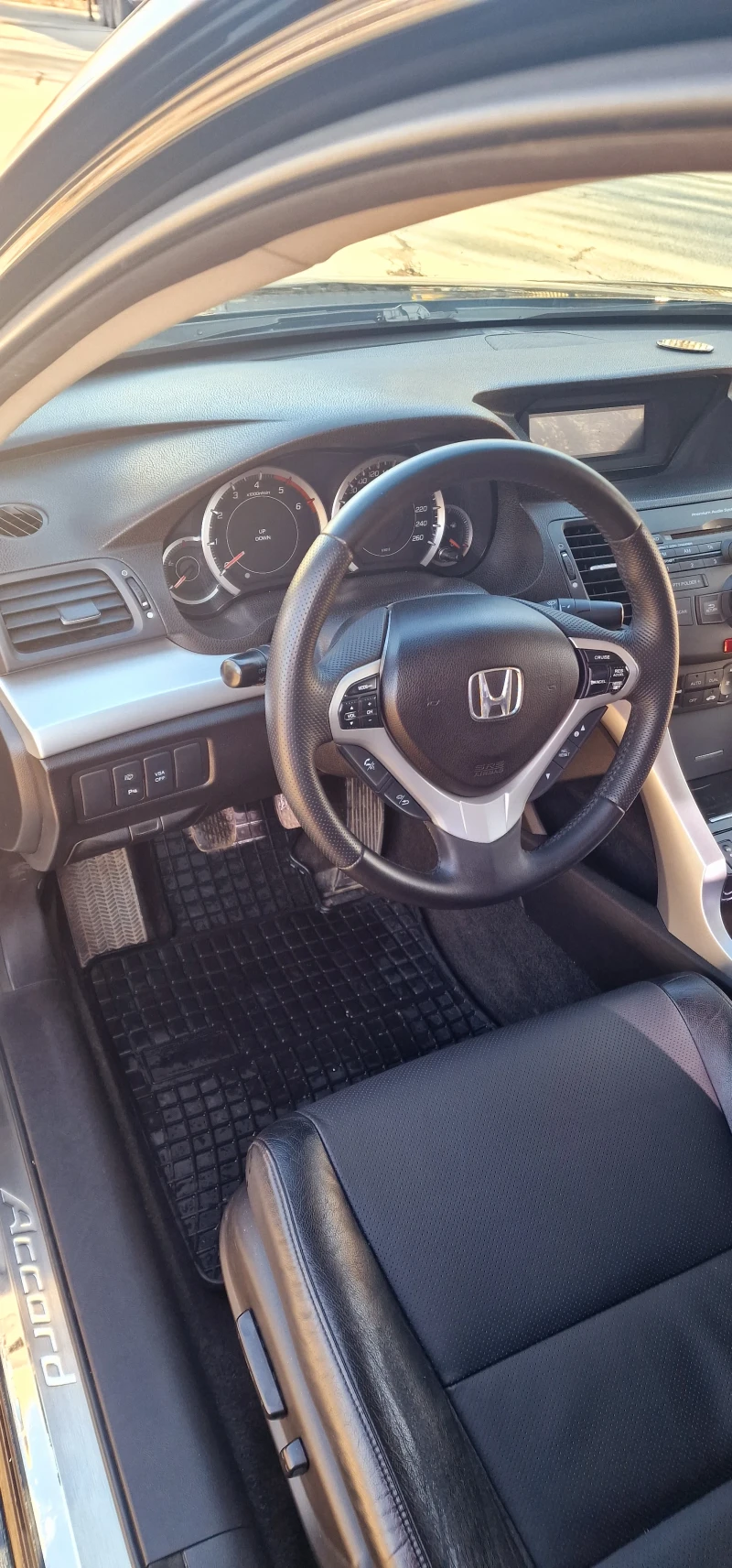 Honda Accord 2.2d Executive, снимка 16 - Автомобили и джипове - 48492596