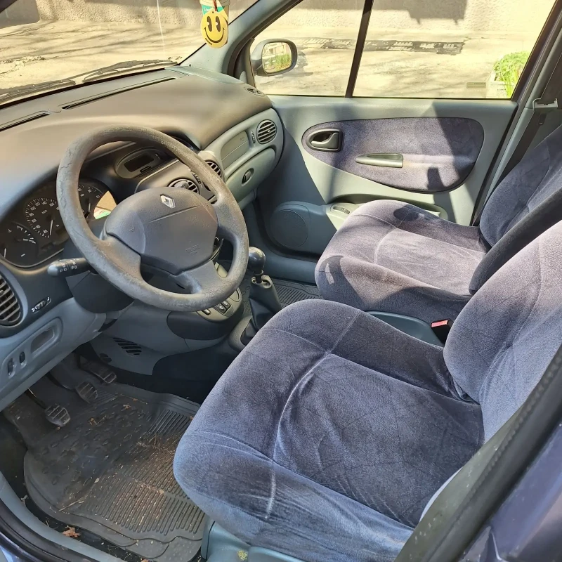 Renault Scenic, снимка 3 - Автомобили и джипове - 48784072