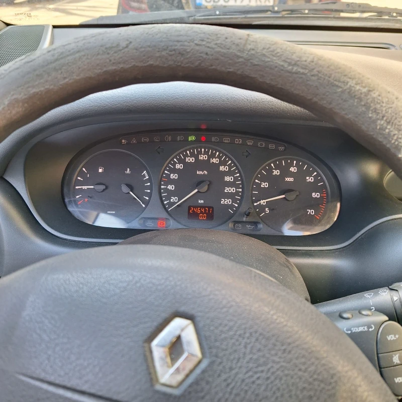 Renault Scenic, снимка 11 - Автомобили и джипове - 48784072