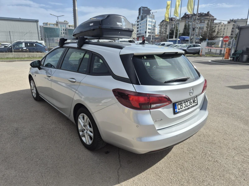 Opel Astra Комби, снимка 4 - Автомобили и джипове - 49575161