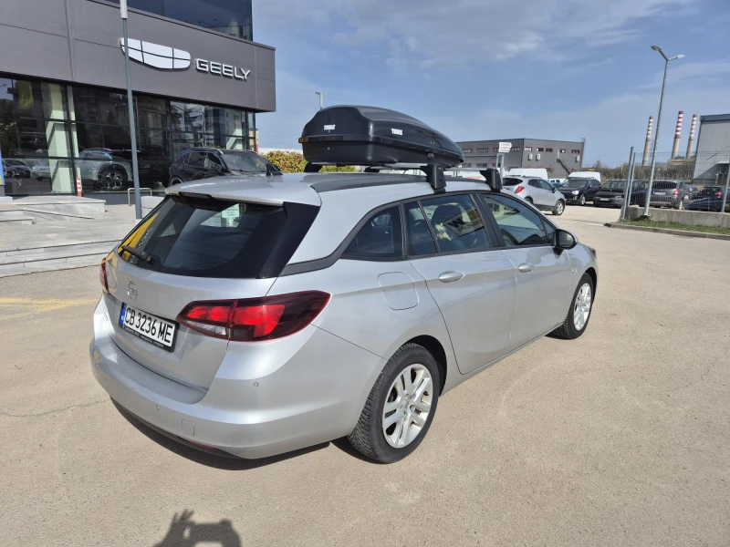 Opel Astra Комби, снимка 3 - Автомобили и джипове - 49575161