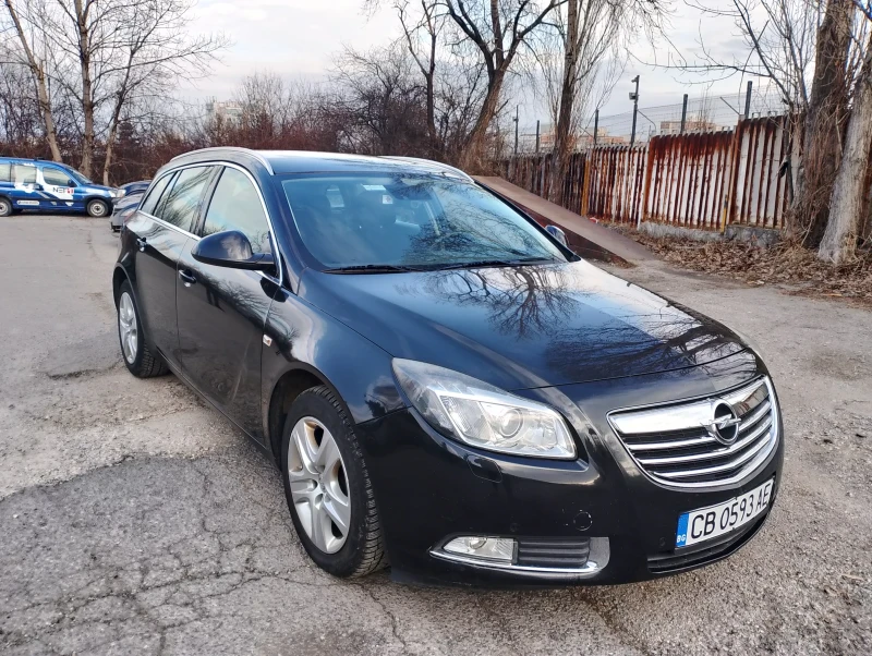 Opel Insignia Sport tourer , снимка 4 - Автомобили и джипове - 52474614