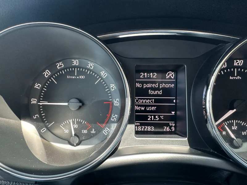 Skoda Superb 2.0d 140 к.с., снимка 13 - Автомобили и джипове - 50687869