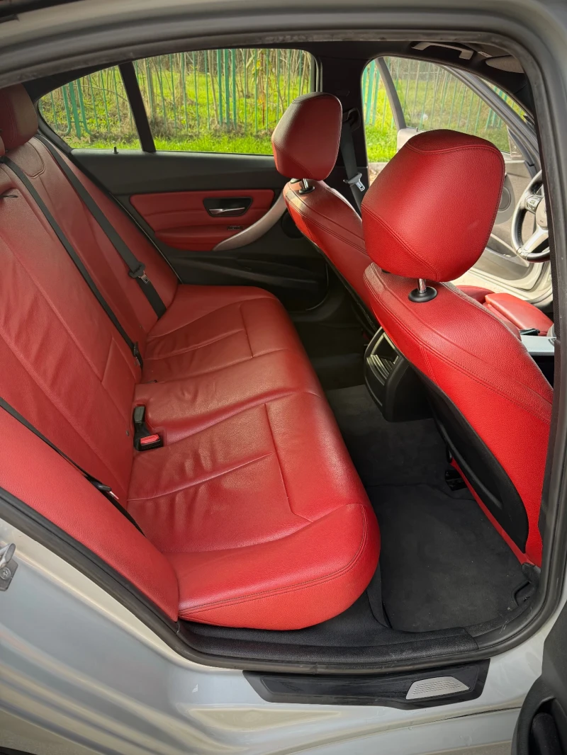 BMW 330 M-Pack, снимка 9 - Автомобили и джипове - 52637857