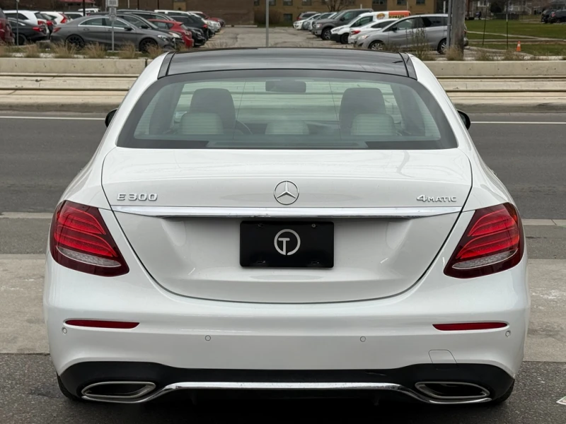 Mercedes-Benz 300 * //AMG PKG | PANO | BURMESTER | LOADED * CARFAX *, снимка 7 - Автомобили и джипове - 52801896