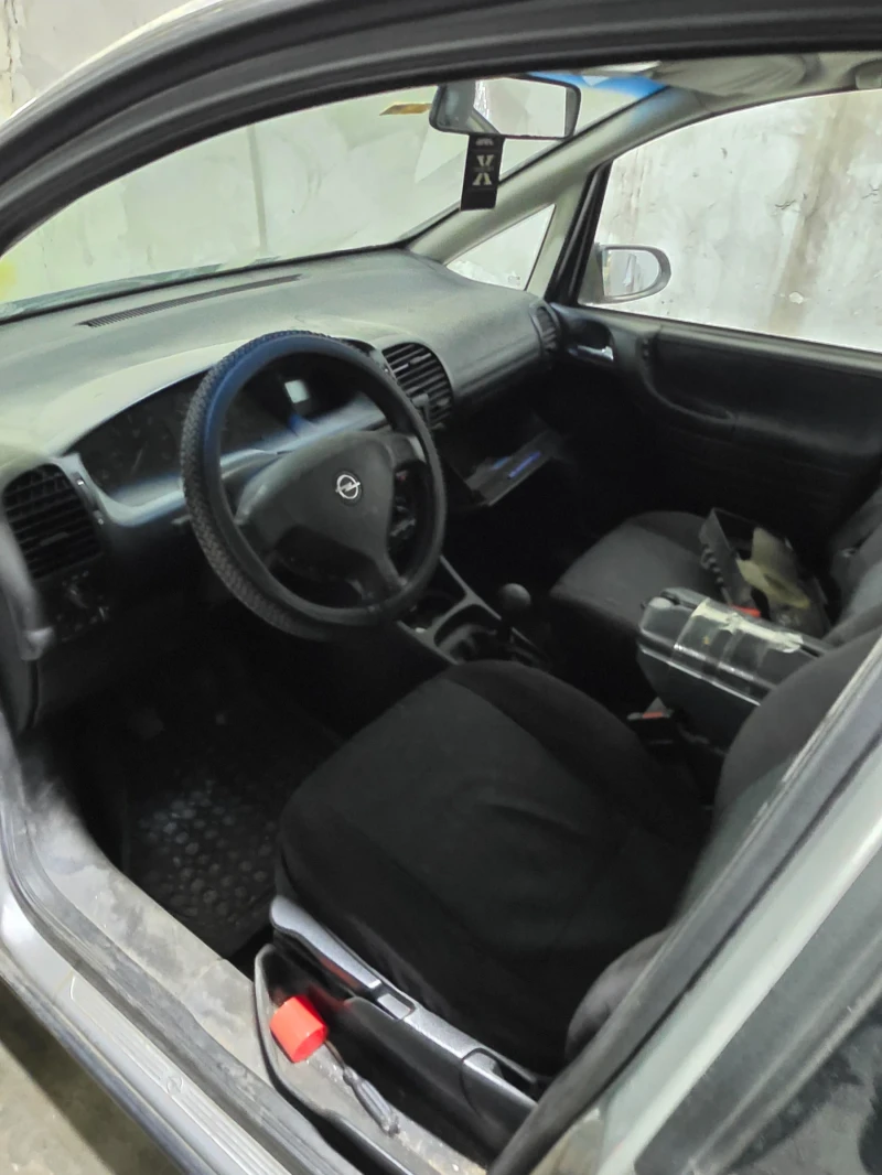 Opel Zafira 2.2 DTI, снимка 10 - Автомобили и джипове - 53058396