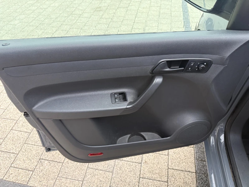 VW Caddy 1.6TDI Maxi Климатик Euro 5b , снимка 12 - Автомобили и джипове - 53123594