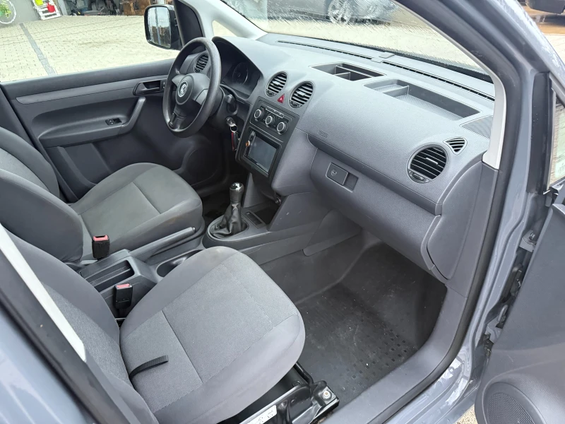VW Caddy 1.6TDI Maxi Климатик Euro 5b , снимка 9 - Автомобили и джипове - 53123594
