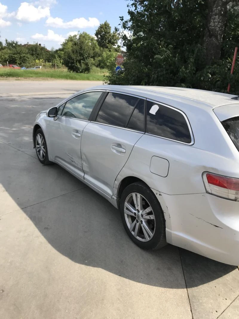 Toyota Avensis 2.0 d4d, снимка 4 - Автомобили и джипове - 25770838