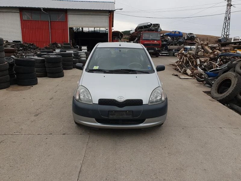 Toyota Yaris 1.0 vvt-i, снимка 3 - Автомобили и джипове - 23220817