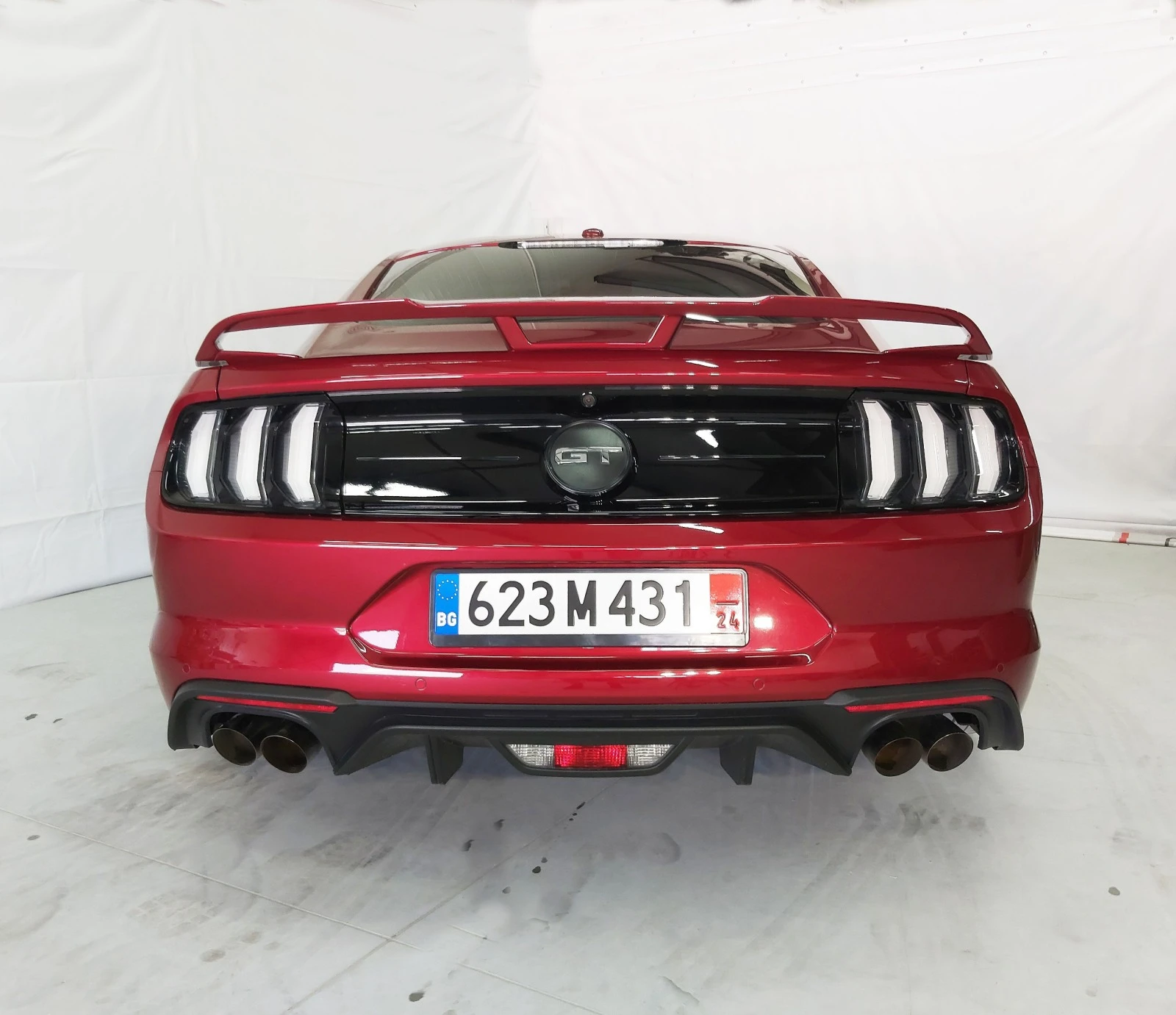 Ford Mustang GT Premium + Performance - изображение 8