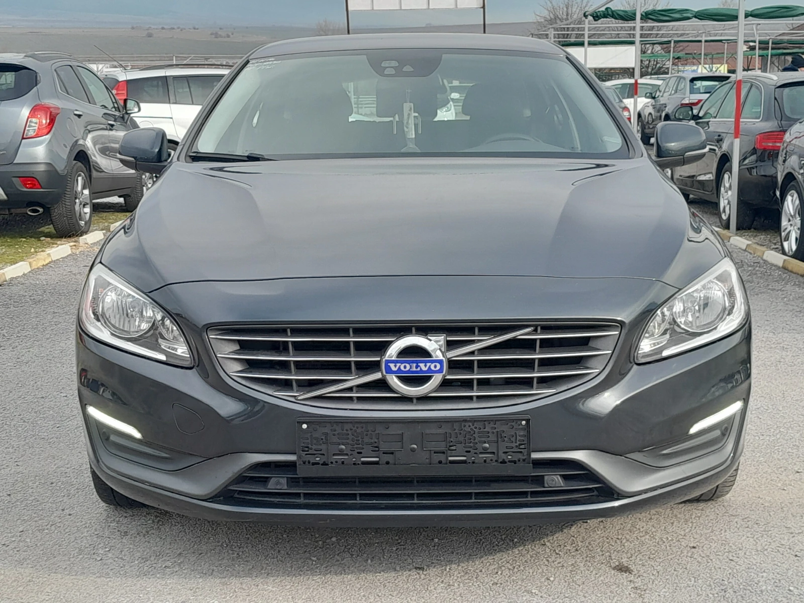 Volvo V60 2.0 D4 kinetic 180 - изображение 2