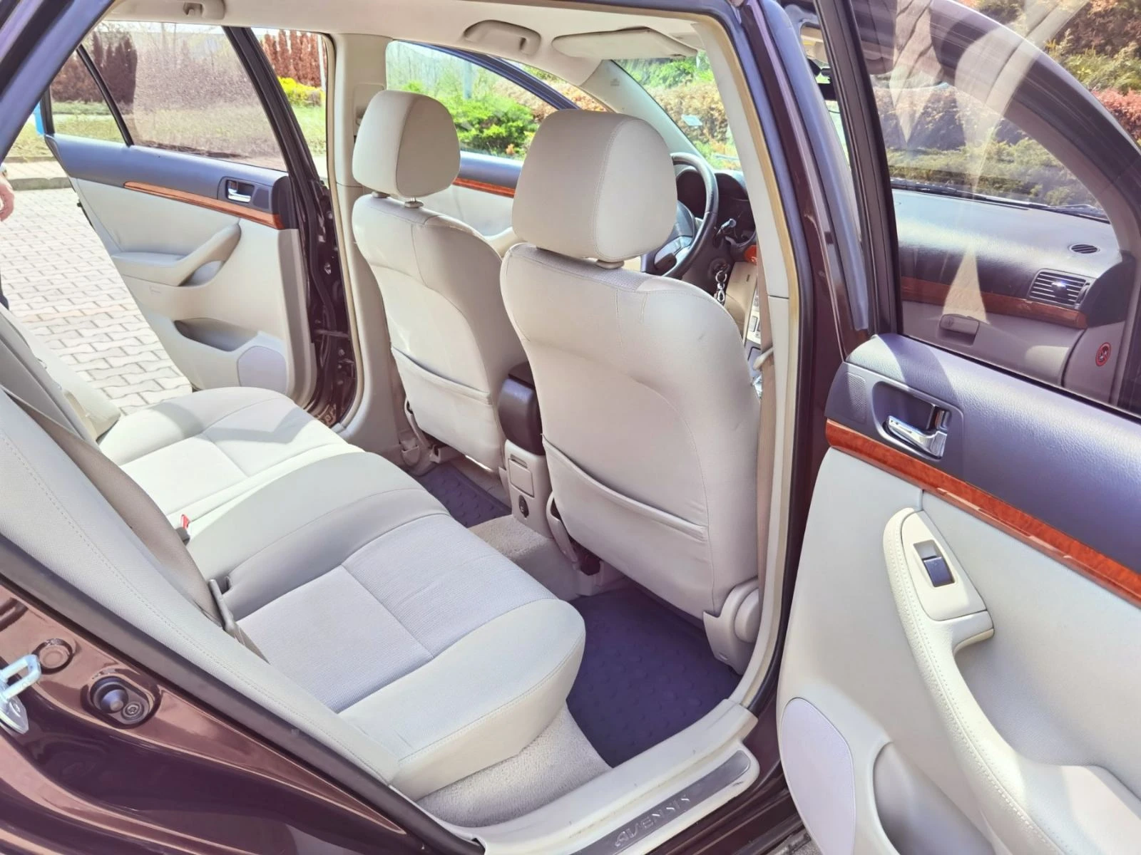 Toyota Avensis 2.2D4D FACELIFT - изображение 7
